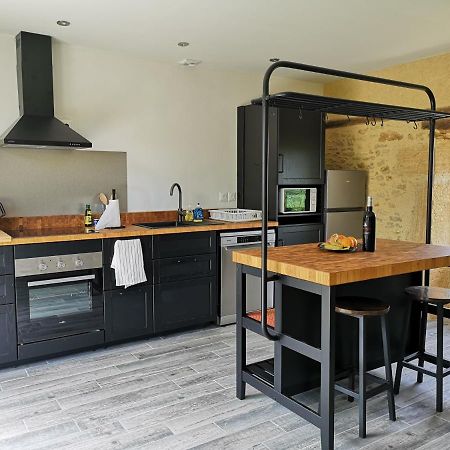 Domaine De Lascaux Bed & Breakfast Монтиняк Екстериор снимка