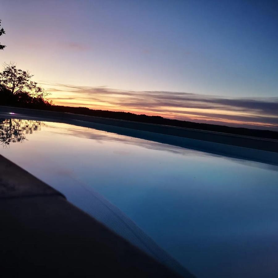 Domaine De Lascaux Bed & Breakfast Монтиняк Екстериор снимка