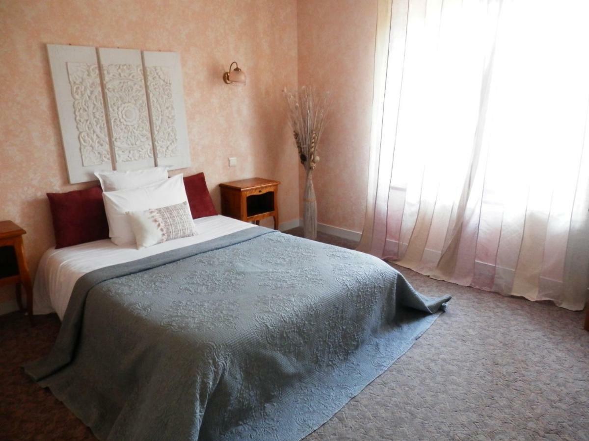 Domaine De Lascaux Bed & Breakfast Монтиняк Екстериор снимка