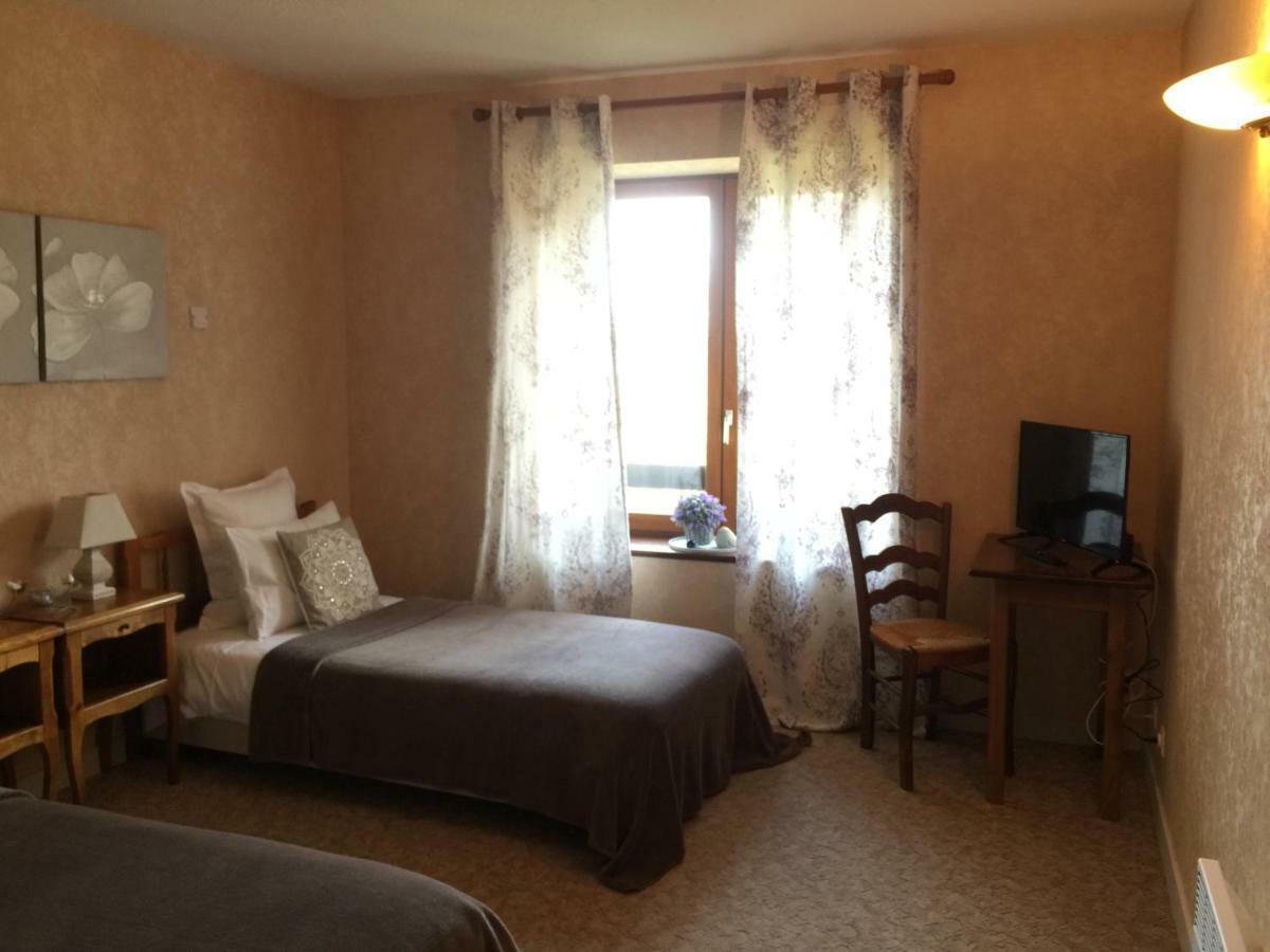 Domaine De Lascaux Bed & Breakfast Монтиняк Екстериор снимка